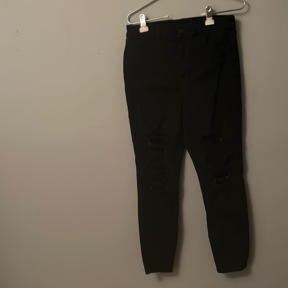 American Eagle distressed jeans